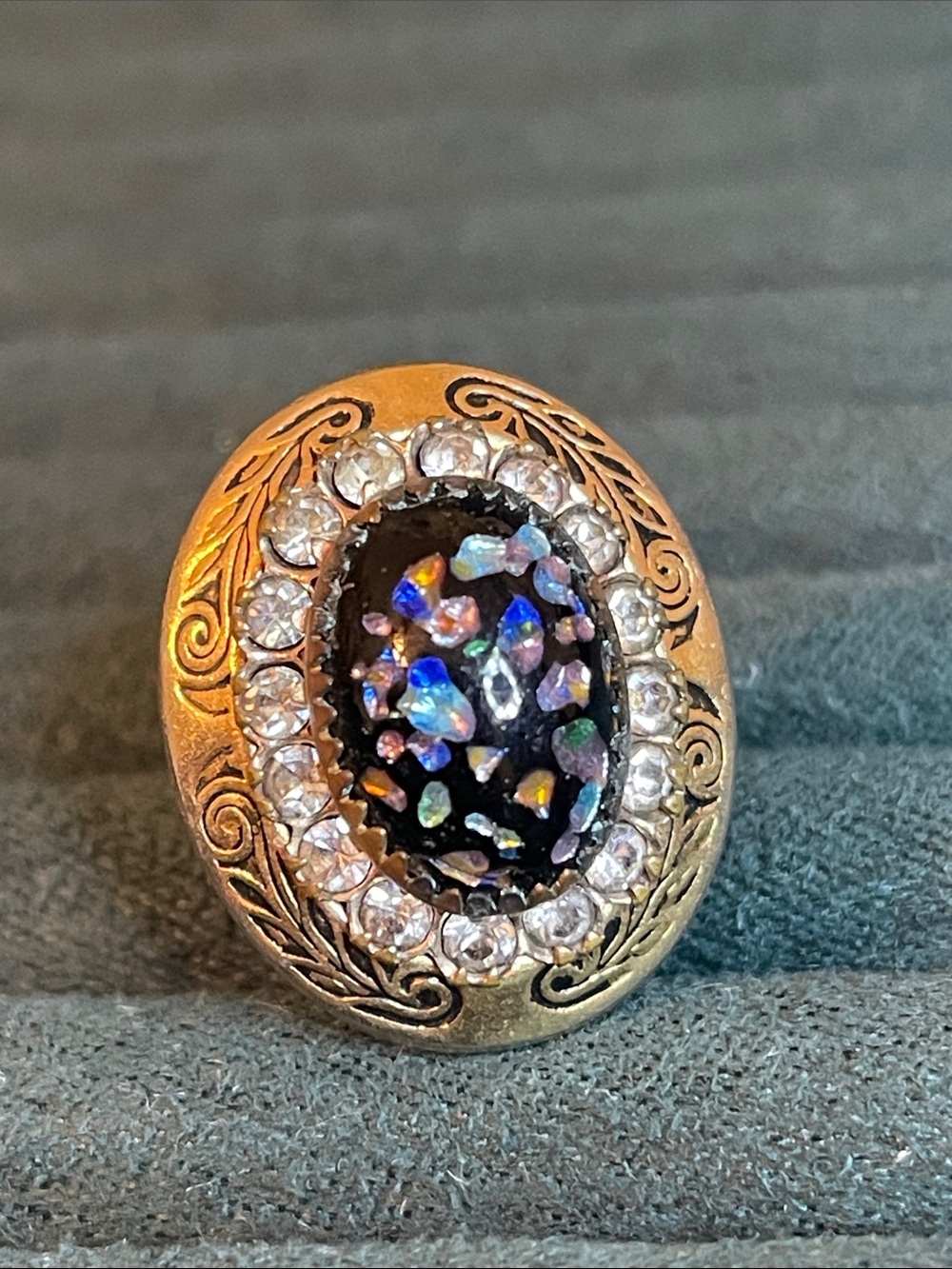 Vintage Gold-Tone Black Foiled Glass Cabochon Rhinestone Halo Cocktail Ring
